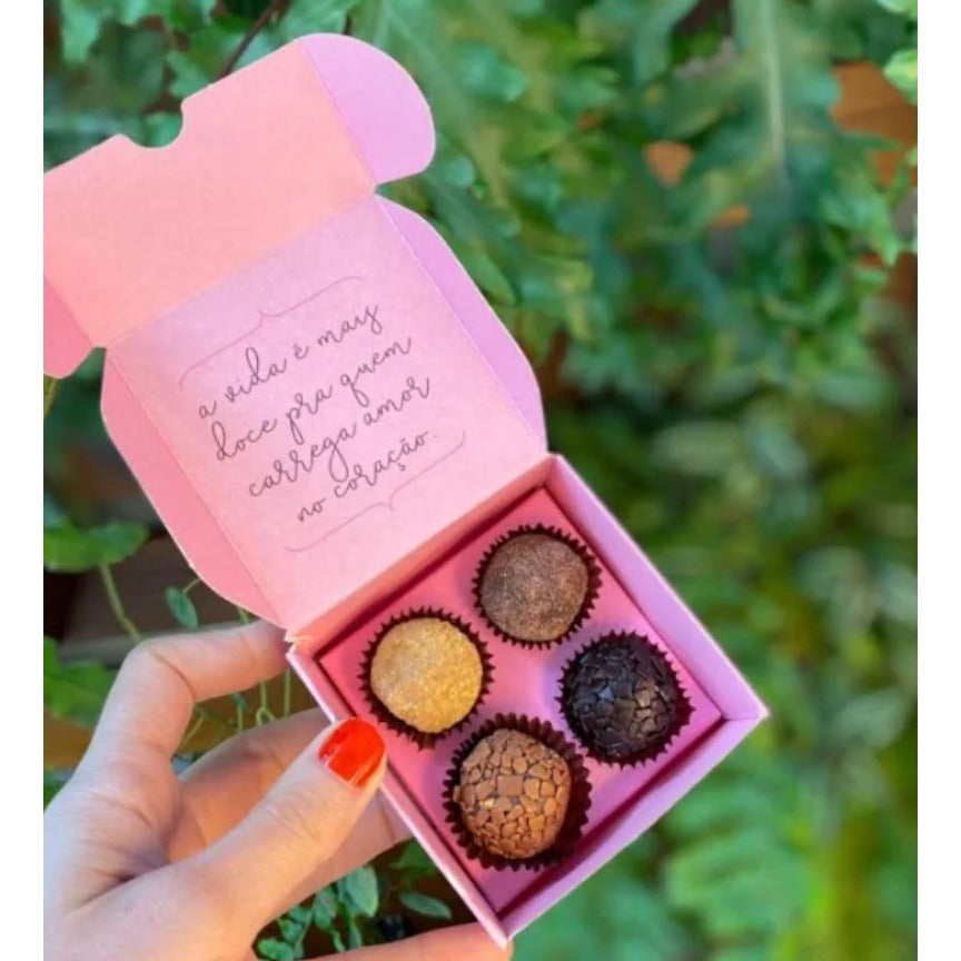 CAIXA PARA 4 BRIGADEIROS QUE SEJA DOCE ROSA 9CM X 9CM X 4,5CM - CROMUS